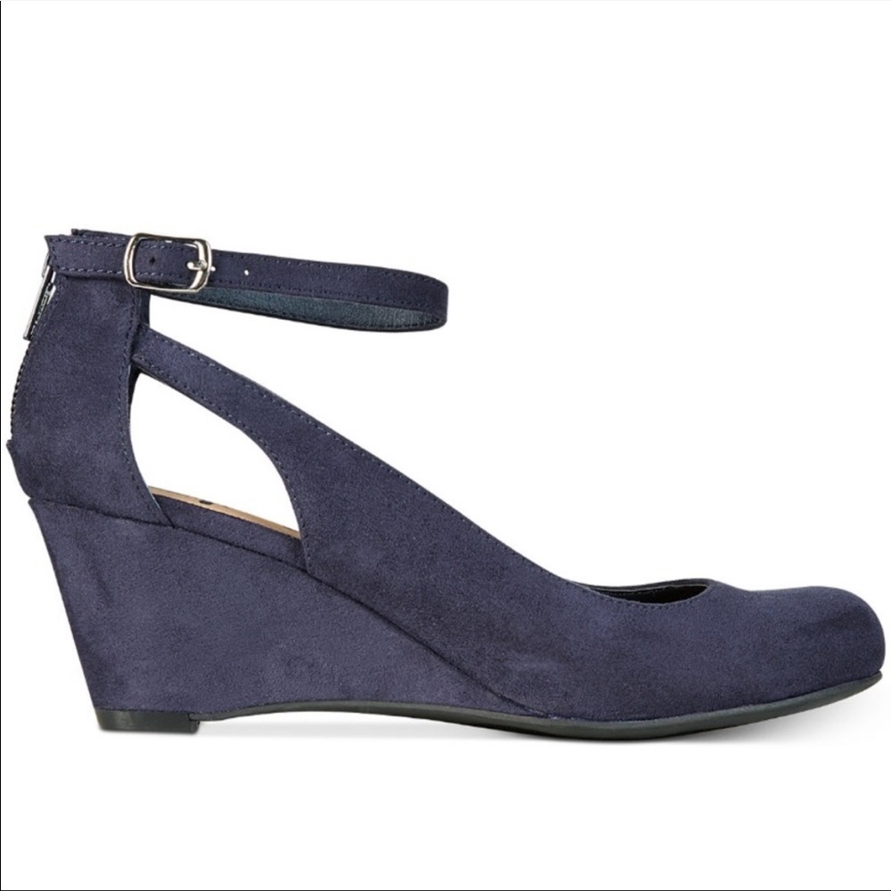 American Rag Women’s Miley Wedge Heel - Picture 3 of 10